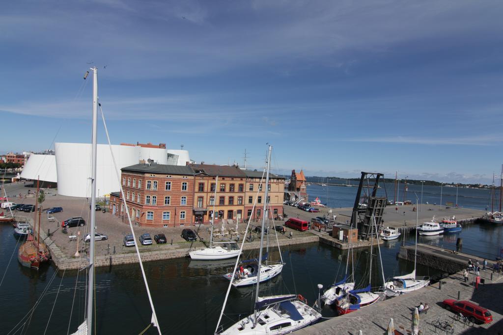 Hochwertige Apartments Im Stralsunder Hafen Exteriör bild