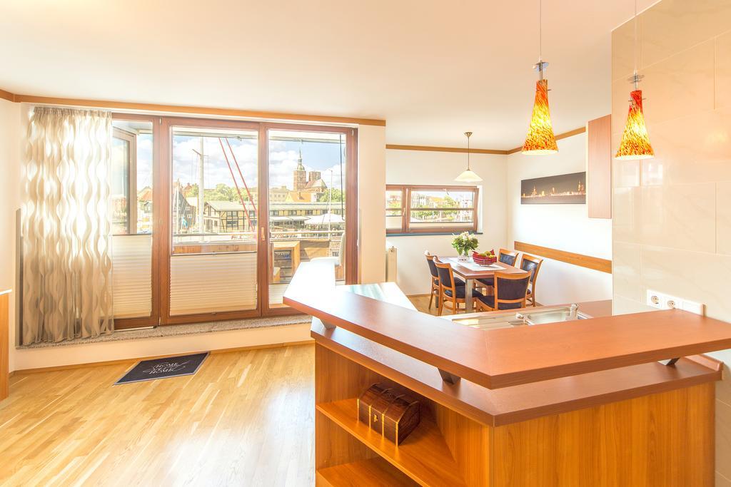 Hochwertige Apartments Im Stralsunder Hafen Exteriör bild